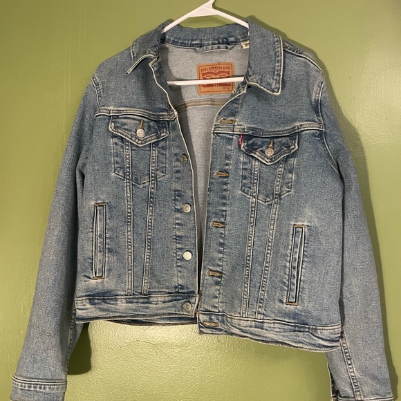Levi’s trucker denim jacket